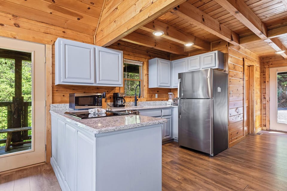 House, Multiple Beds, Hot Tub, Mountain View (Serenity Now) | Private kitchen