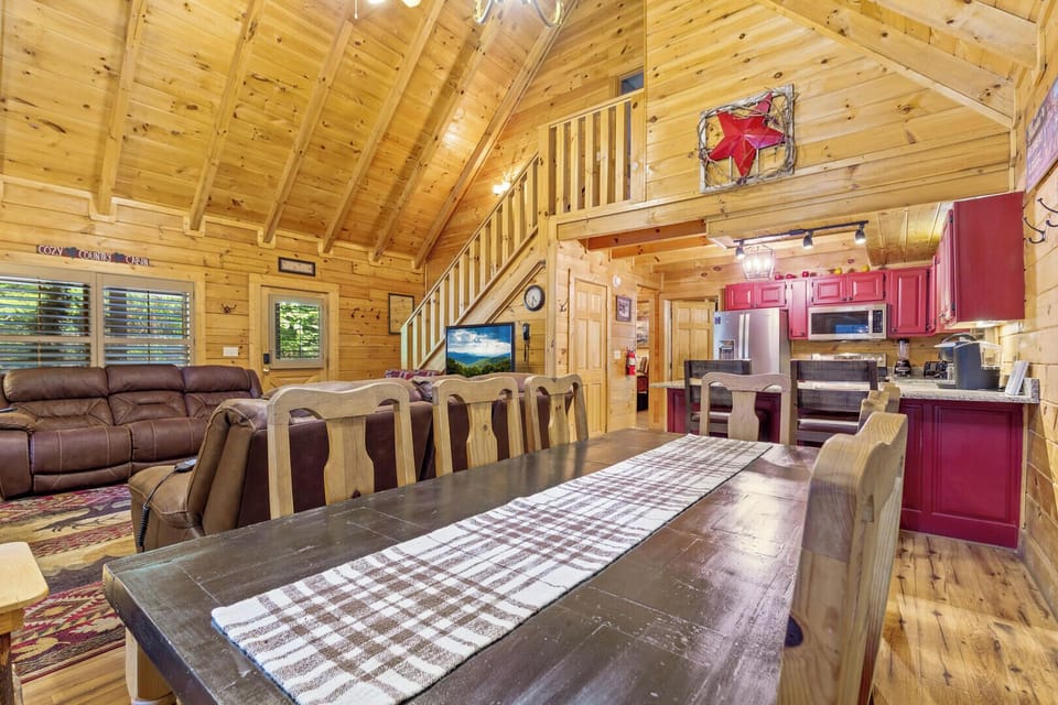 House, Multiple Beds, Hot Tub, Garden View (Mountain Charm) | Interior