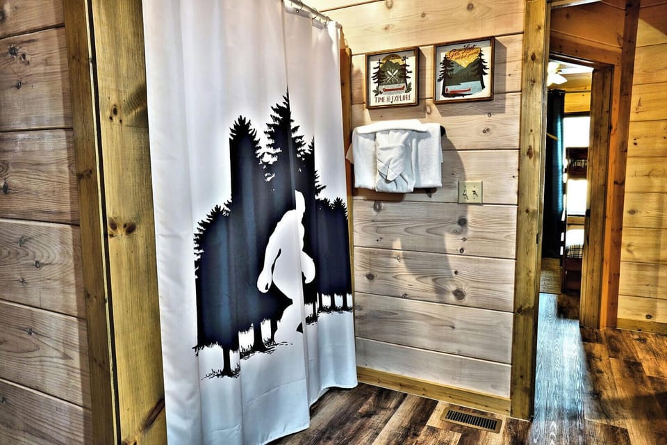 Sasquatch Inn Cabin in Pigeon Forge