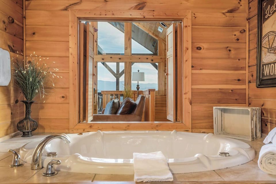 House, Multiple Beds, Balcony, Garden View (Sweet Slice of Heaven) | Bathroom | Towels