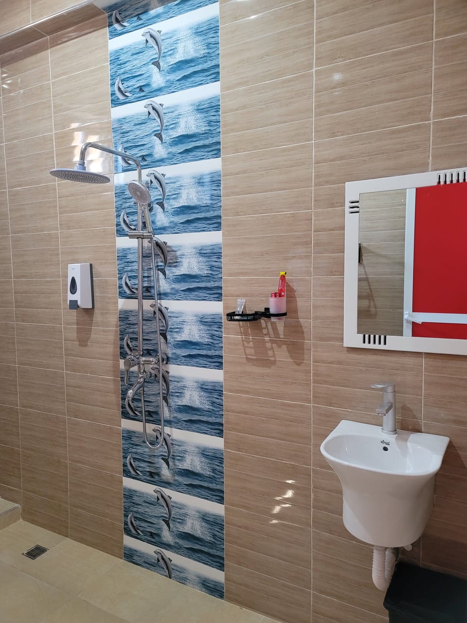 Deluxe Double Room, Courtyard View | Bathroom | Shower, towels, soap, shampoo