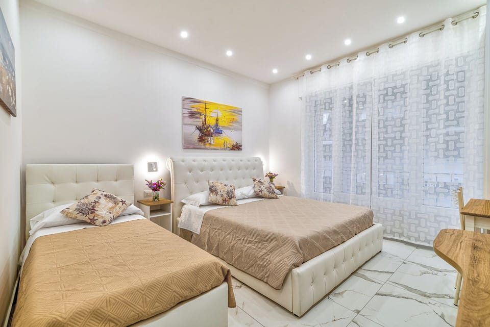 Comfort Room | Free WiFi, bed sheets