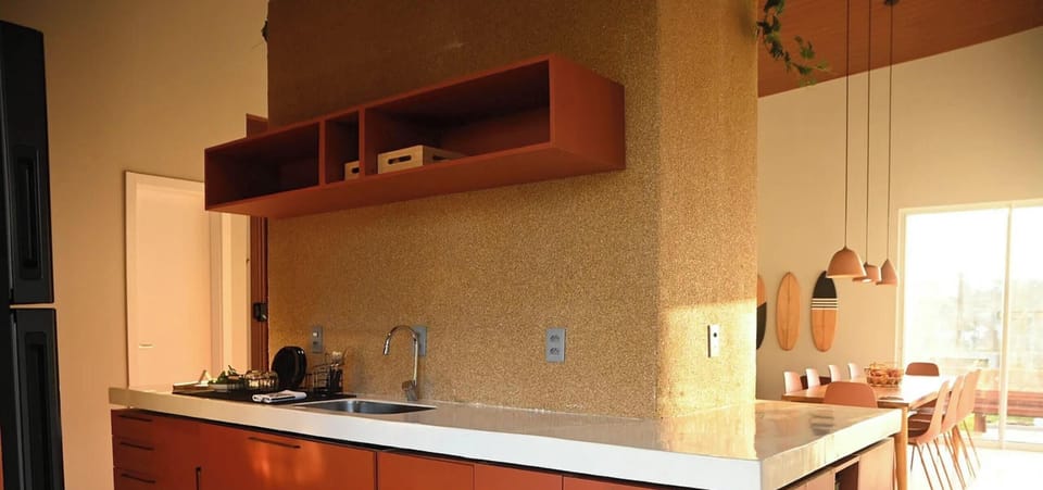 Honeymoon House | Private kitchen | Fridge, microwave, stovetop, cookware/dishes/utensils
