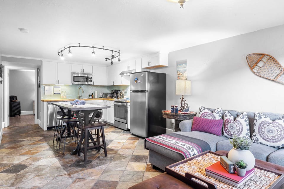 House (2 Bedrooms) | Front of property