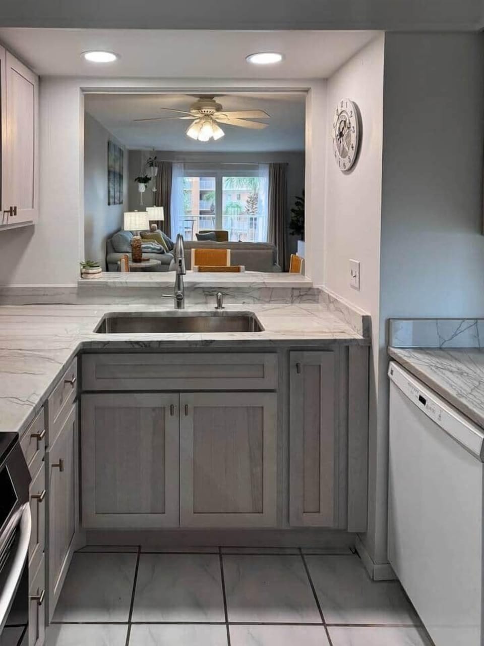 Coastal Dreams St. Augustine Beach Condo - Quartz Counters & Hickory Cabinets

