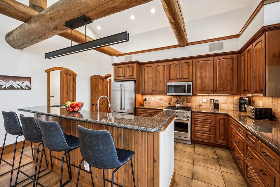 Kitchen - Ski Inn - Breckenridge Vacation Rental
