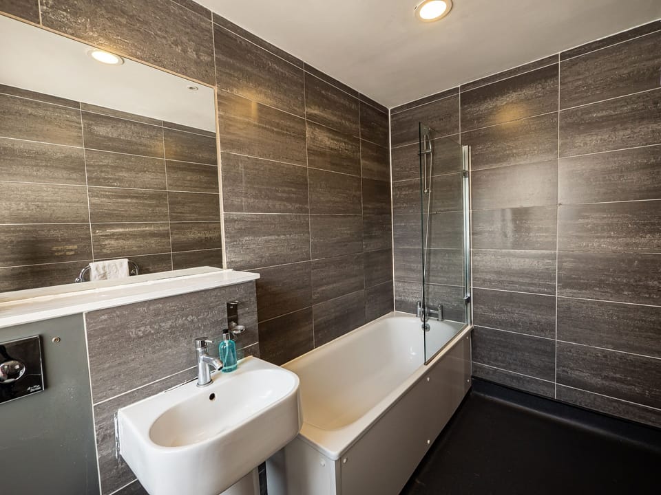 Double Room | Bathroom