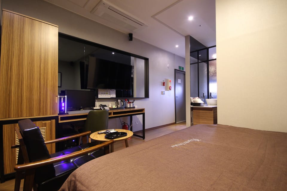 Deluxe Room | Premium bedding, free WiFi, bed sheets