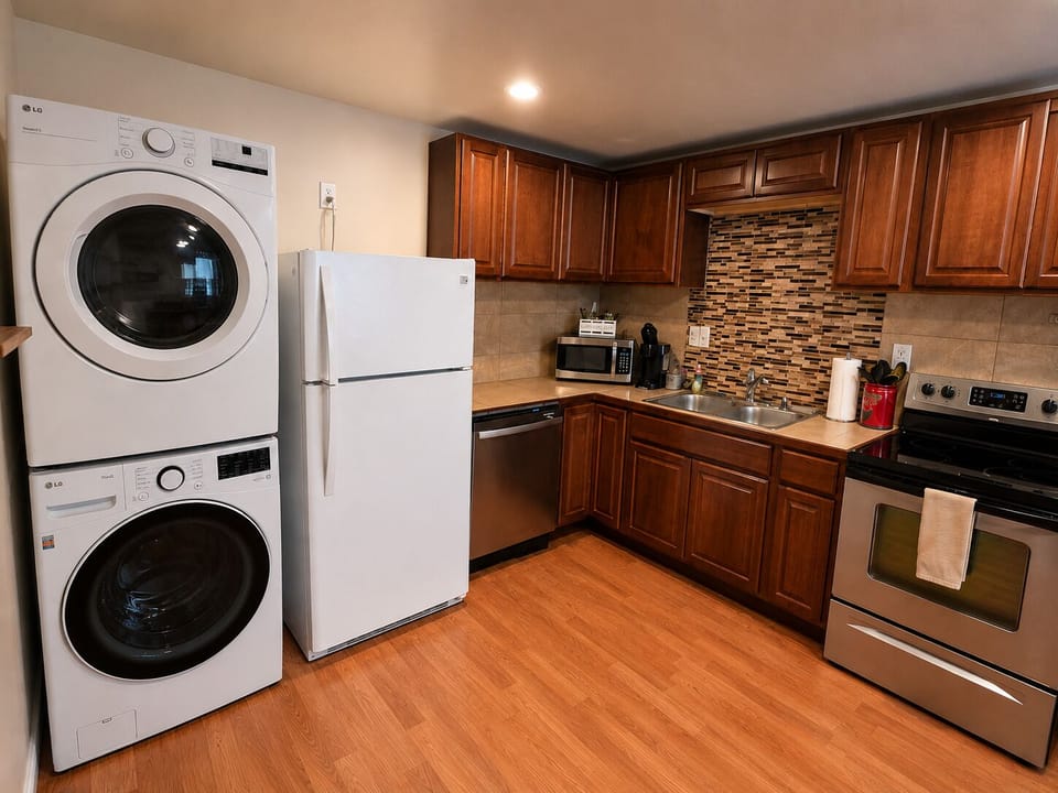 Full kitchen 
