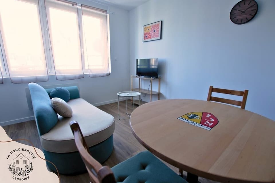 ESPACE REPAS ET SALON
CANAPE NON CONVERTIBLE