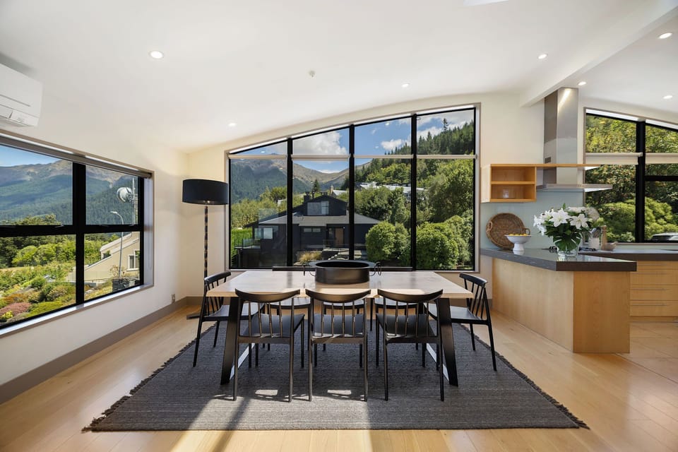 Open plan living room - dining table seats 10