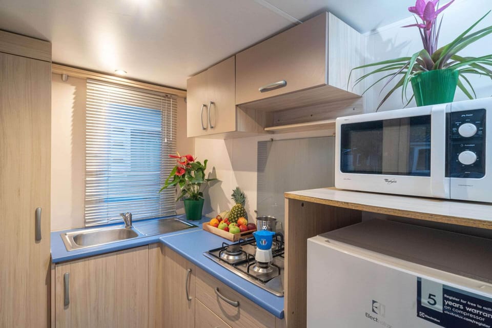 Mobile Home | Private kitchen