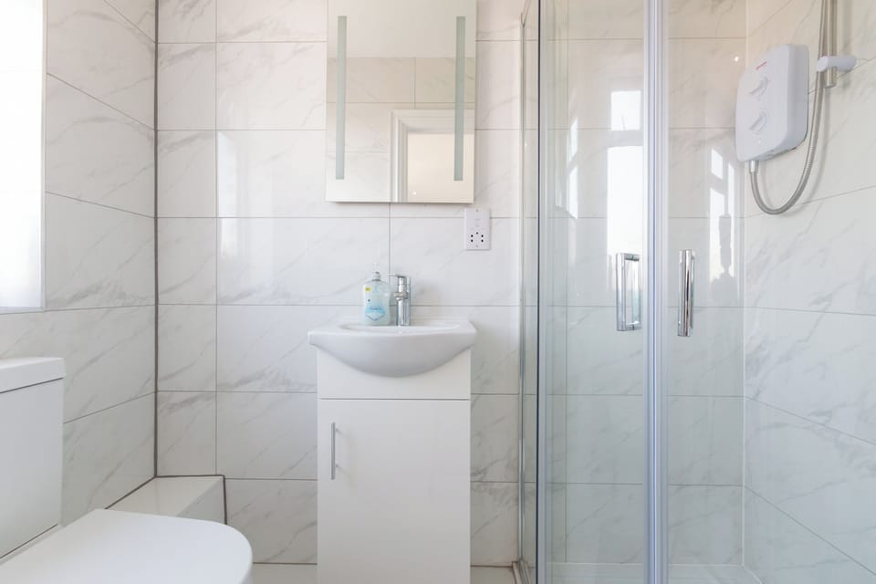 Shower, towels
