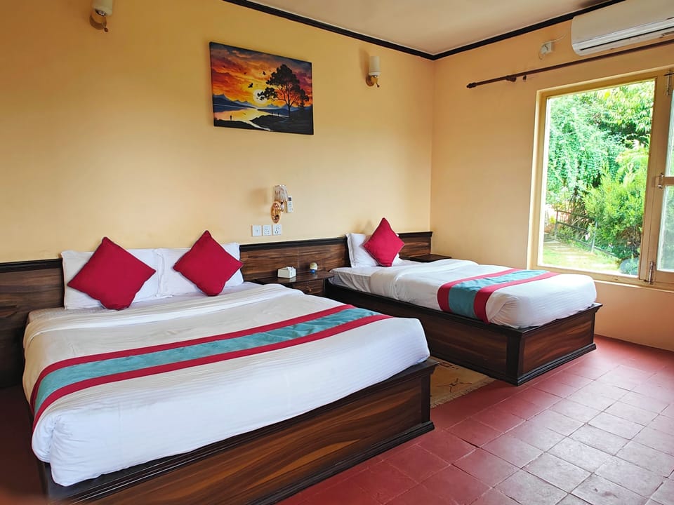 Deluxe Room, Balcony, Mountain View | 1 bedroom, desk, rollaway beds (surcharge), WiFi (free)
