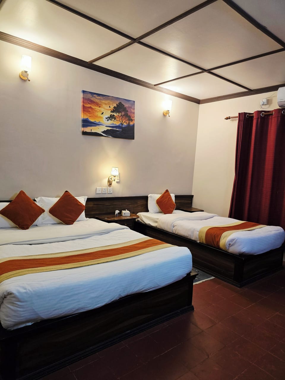 1 bedroom, desk, rollaway beds (surcharge), WiFi (free)