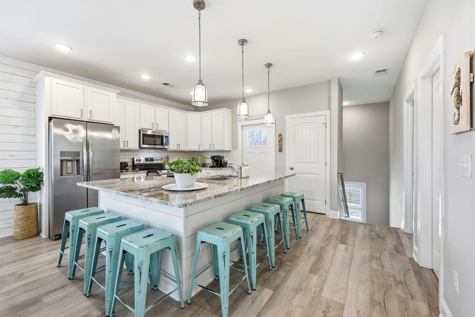 Oversized breakfast bar perfect for casual meals and morning coffee