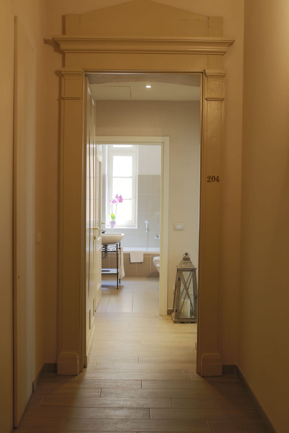 Classic Double or Twin Room | Bathroom | Shower, rainfall showerhead, hair dryer, towels