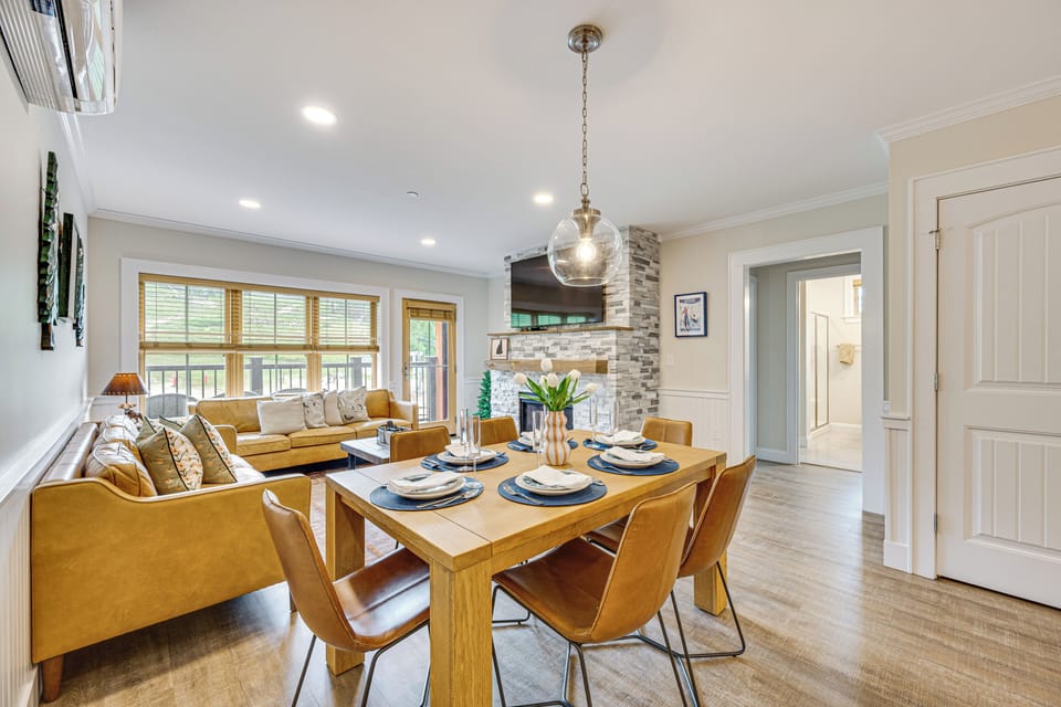 Dining Area | Dishware & Flatware