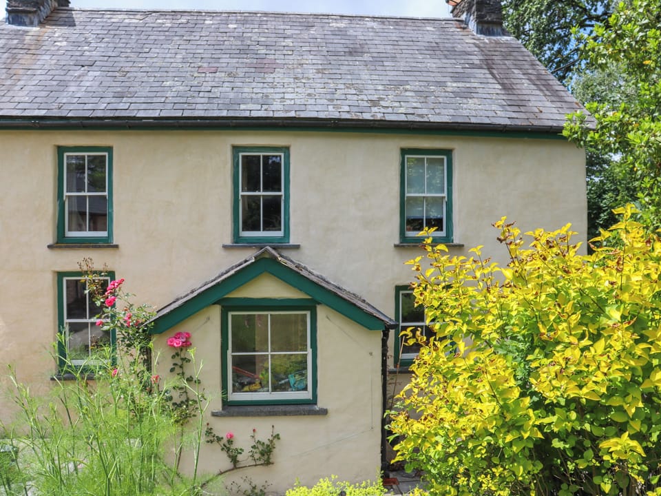 Exterior | Farm House - Llwyndryssi Retreats, Llandeilo