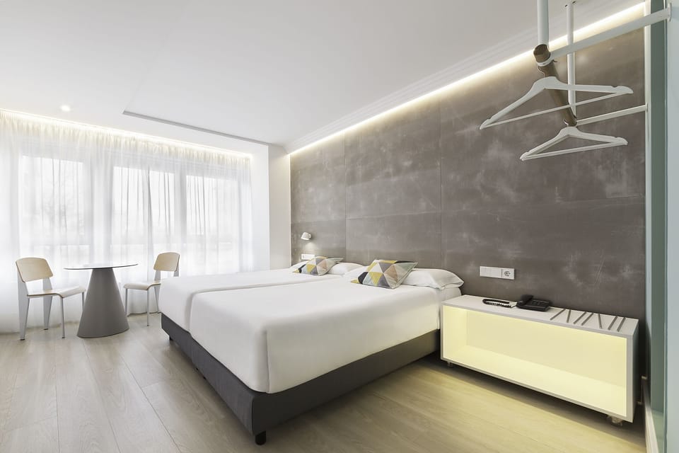 Superior Twin Room | Desk, blackout drapes, soundproofing, iron/ironing board