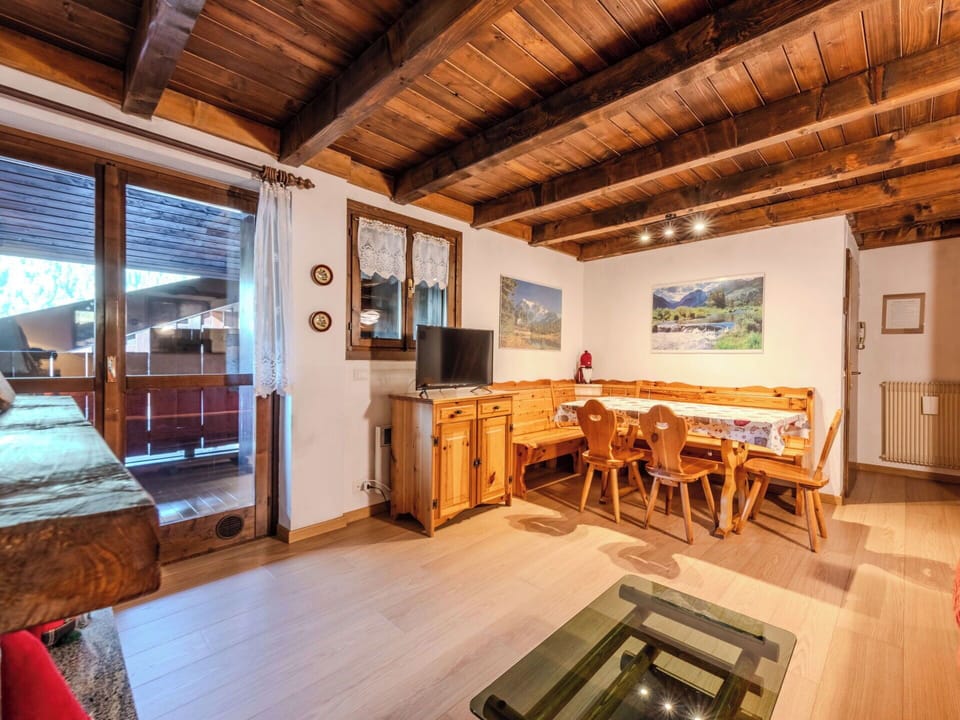 Wood, Home, Cottage, Log Cabin, Hardwood, Wood Stain, Lumber, Plank, Mountain Village, Wood Flooring