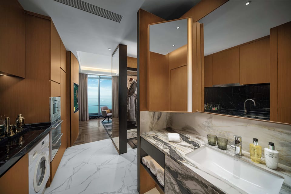 Superior Studio Suite, Sea View | Minibar (free items), in-room safe, blackout drapes, soundproofing