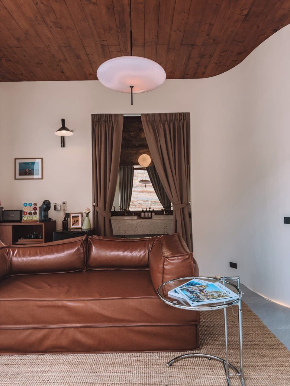 Aki | Living area