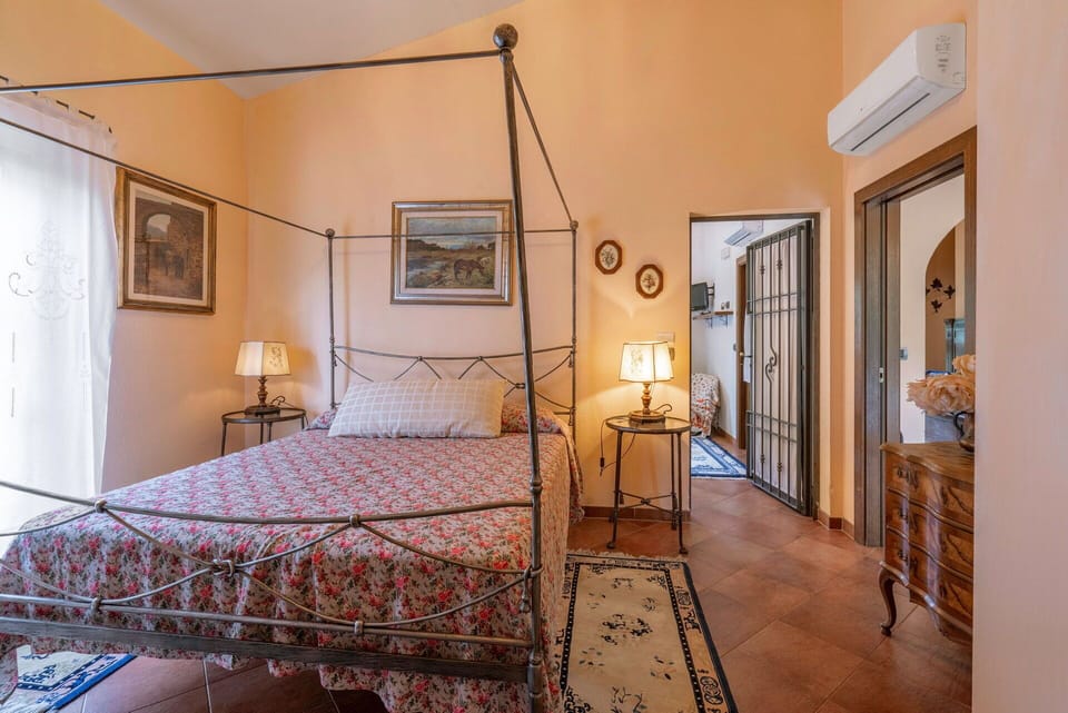 Autumn, Bedroom, Spring, Summer
