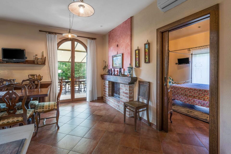 Autumn, Dining Room, Room Detail, Spring, Summer
