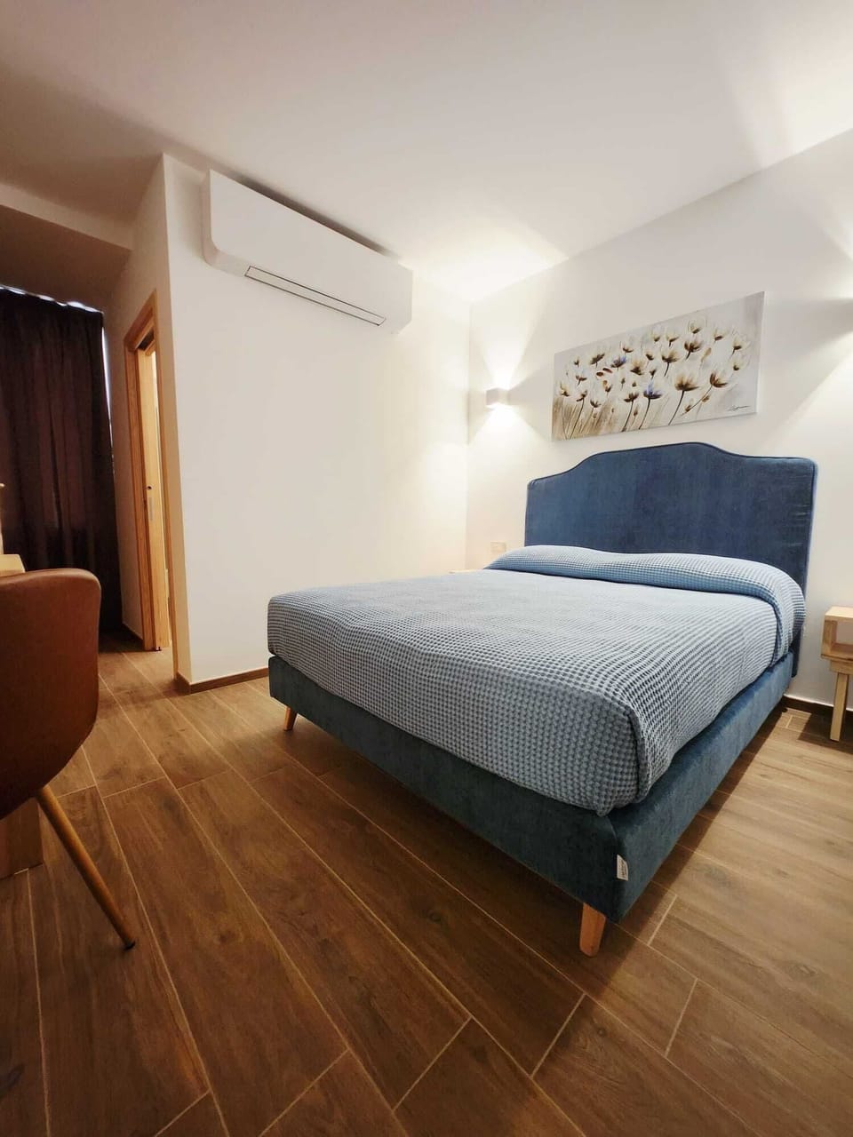 Deluxe Double Room, 1 Queen Bed, Pets Not Allowed, City View | Desk, free WiFi