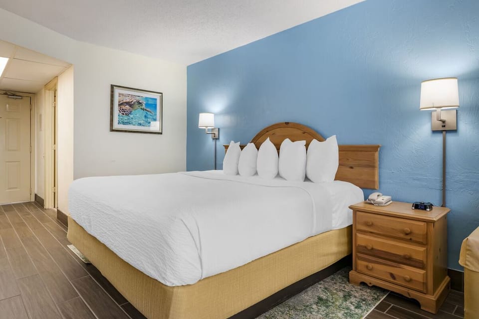 Sink into crisp linens and drift off in total comfort.