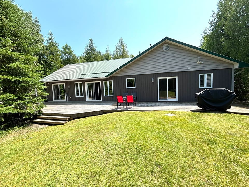 A fresh perspective on outdoor dining—enjoy BBQs, alfresco meals, and plenty of green space just steps away.