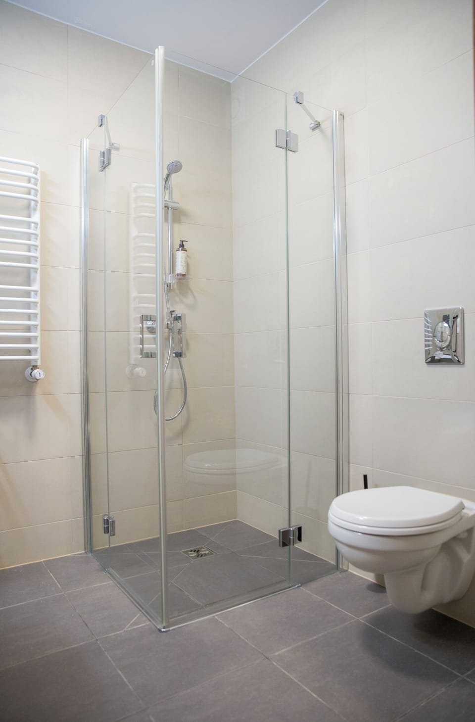 Comfort Double Room, 2 Twin Beds | Bathroom | Hair dryer, bathrobes, towels, soap