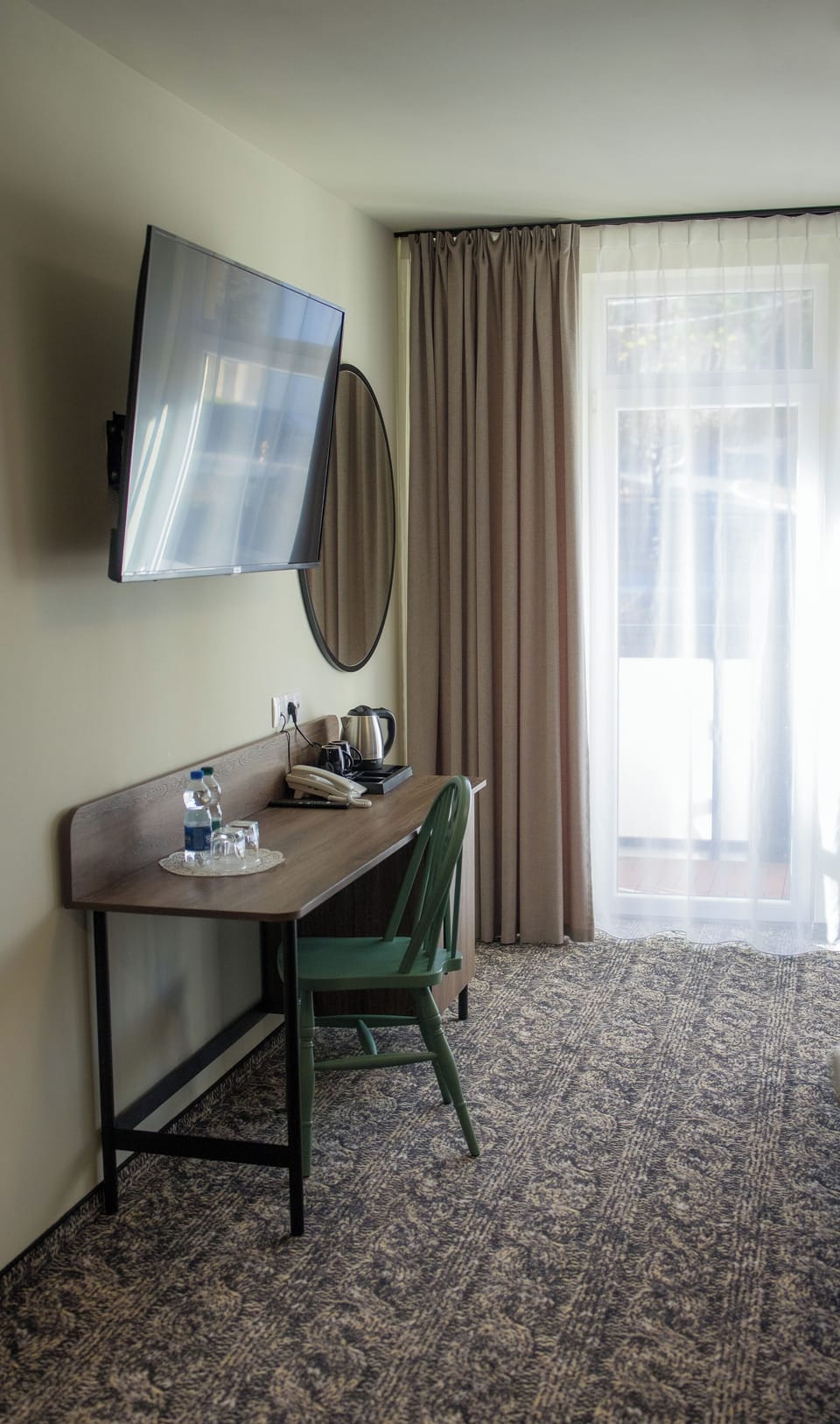 Desk, laptop workspace, iron/ironing board, free WiFi