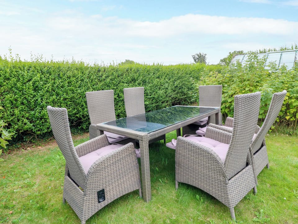 Cottage | Outdoor dining