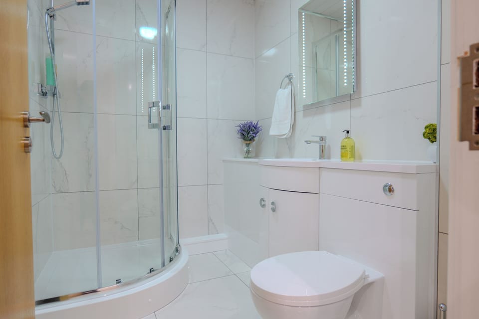 Apartment, 2 Bedrooms | Bathroom
