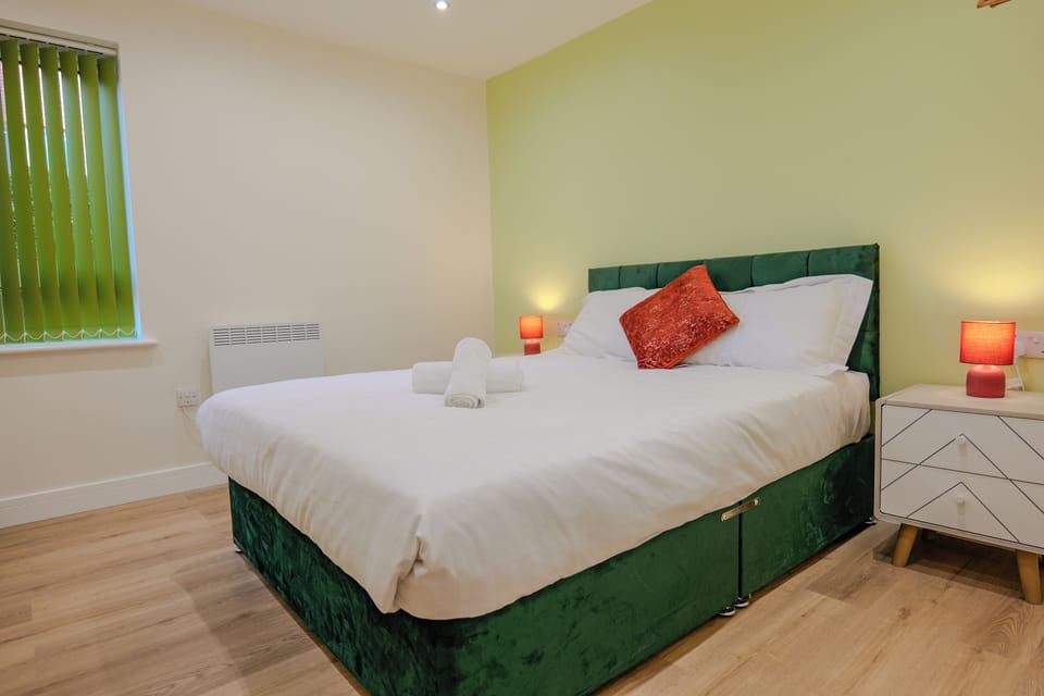 Apartment, 2 Bedrooms | Soundproofing, iron/ironing board, free WiFi