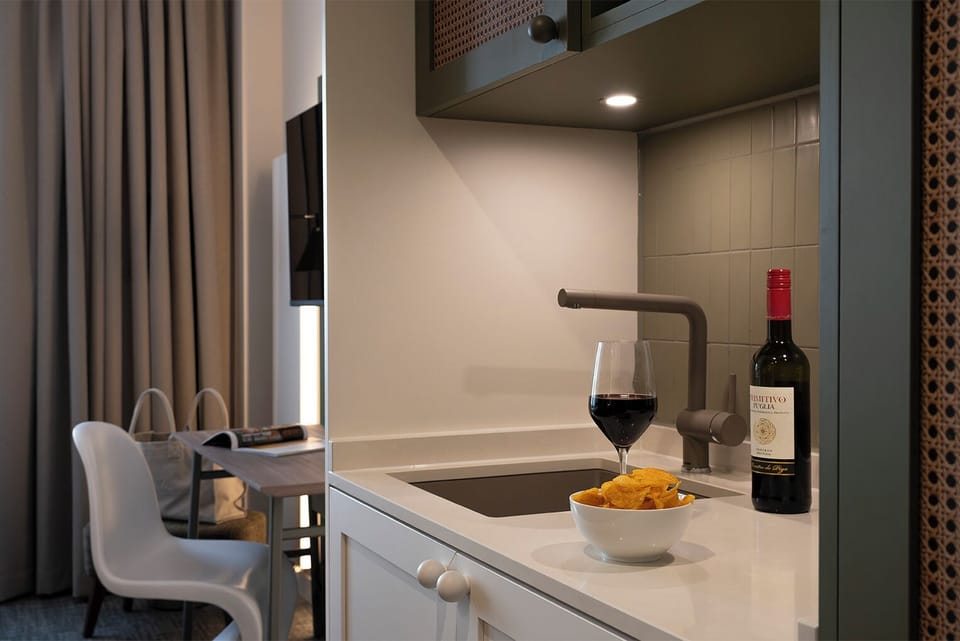 Basic Double Room | Private kitchen | Fridge, microwave