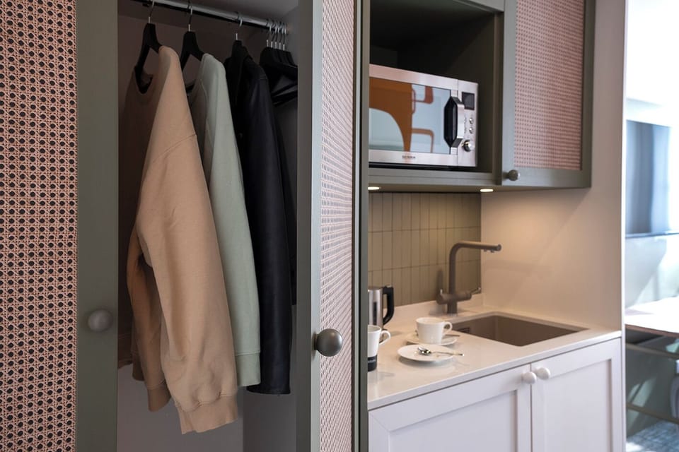 Basic Double Room | Private kitchen | Fridge, microwave