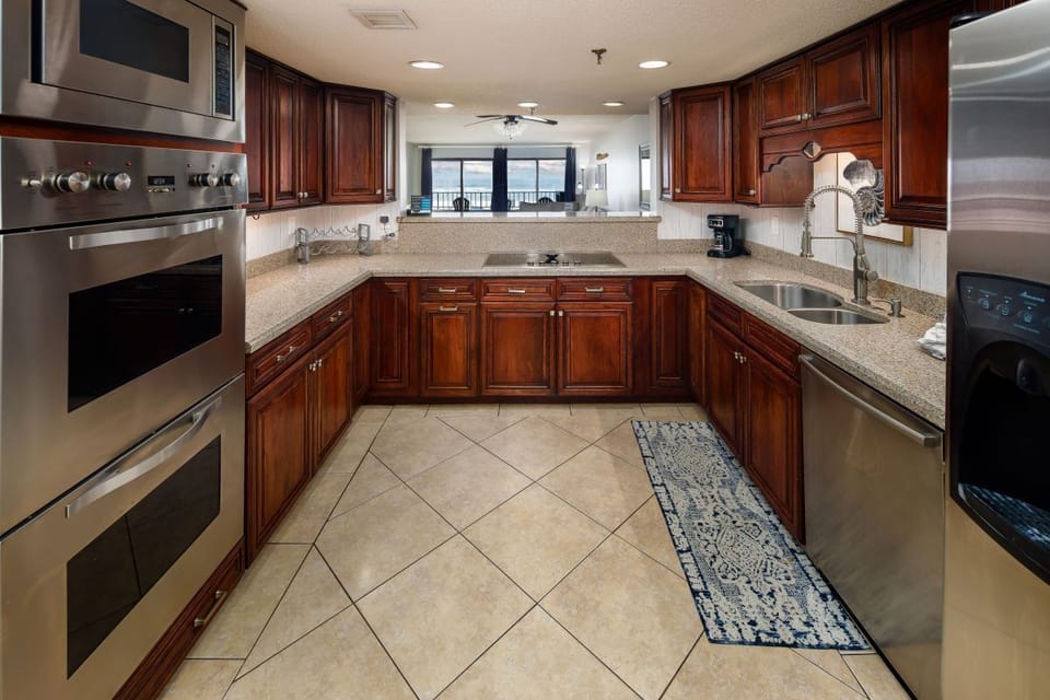 Surf Dweller #206 Kitchen