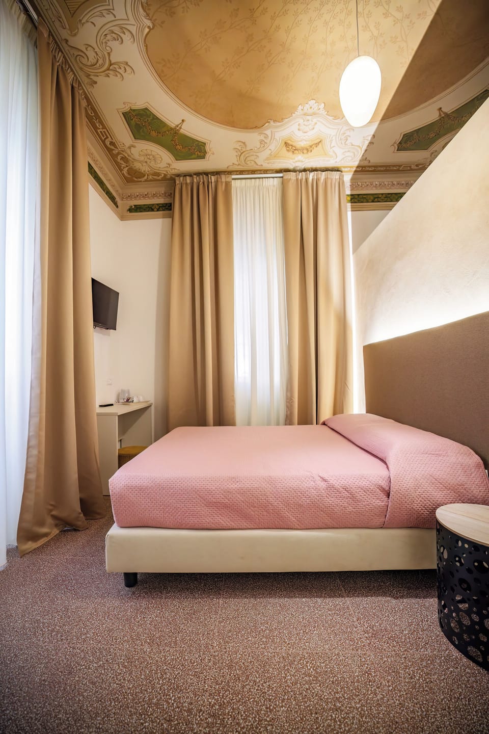 Deluxe Double or Twin Room | In-room safe, laptop workspace, blackout drapes, free WiFi