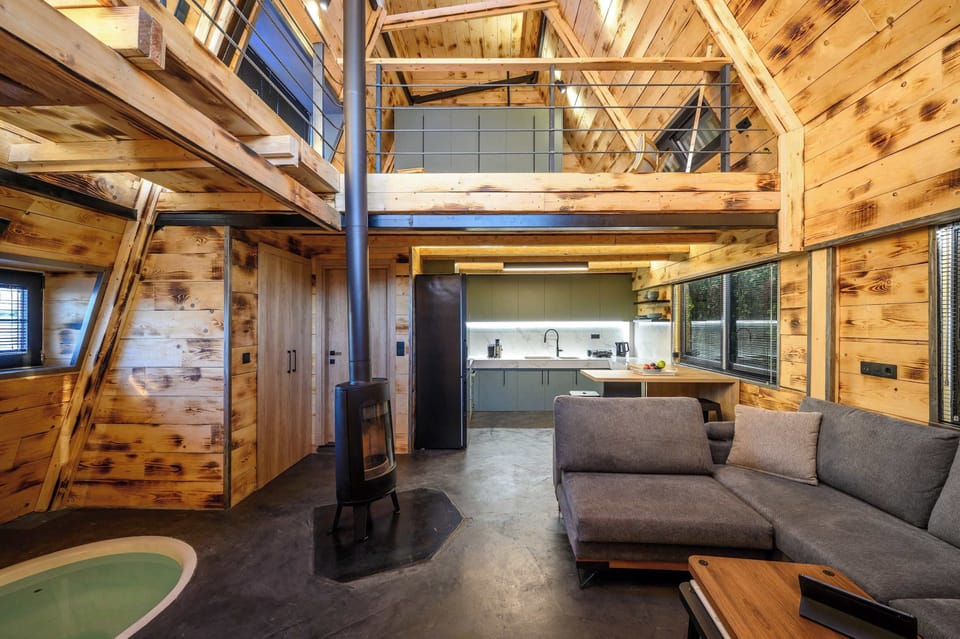 Interior area details, with a prvatehot tub