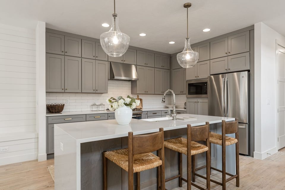 Townhome, 5 Bedrooms | Private kitchen | Fridge, oven, coffee/tea maker, toaster