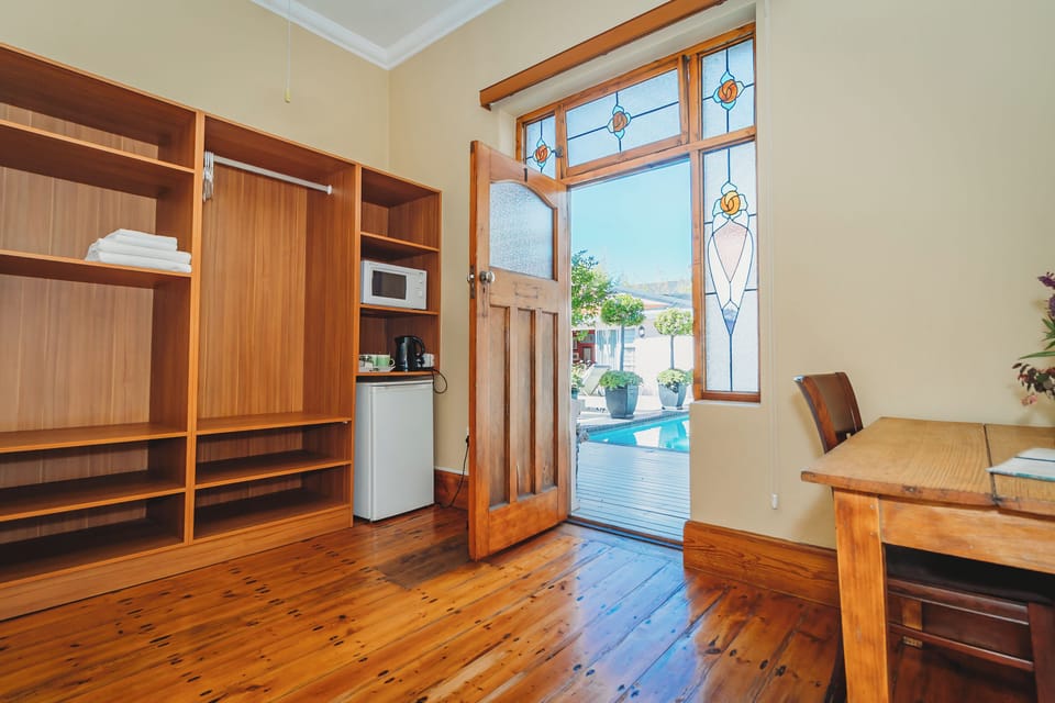 Family Room | In-room safe, iron/ironing board, free WiFi
