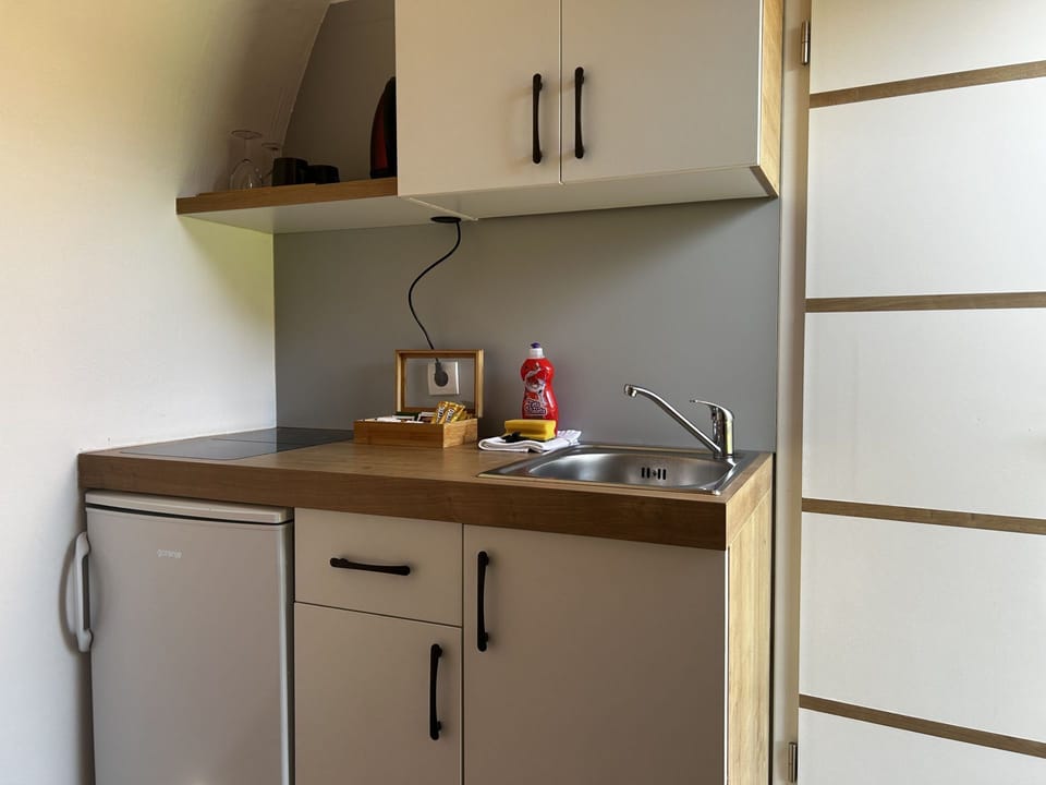 Mobile Home, Patio, Garden View | Private kitchen