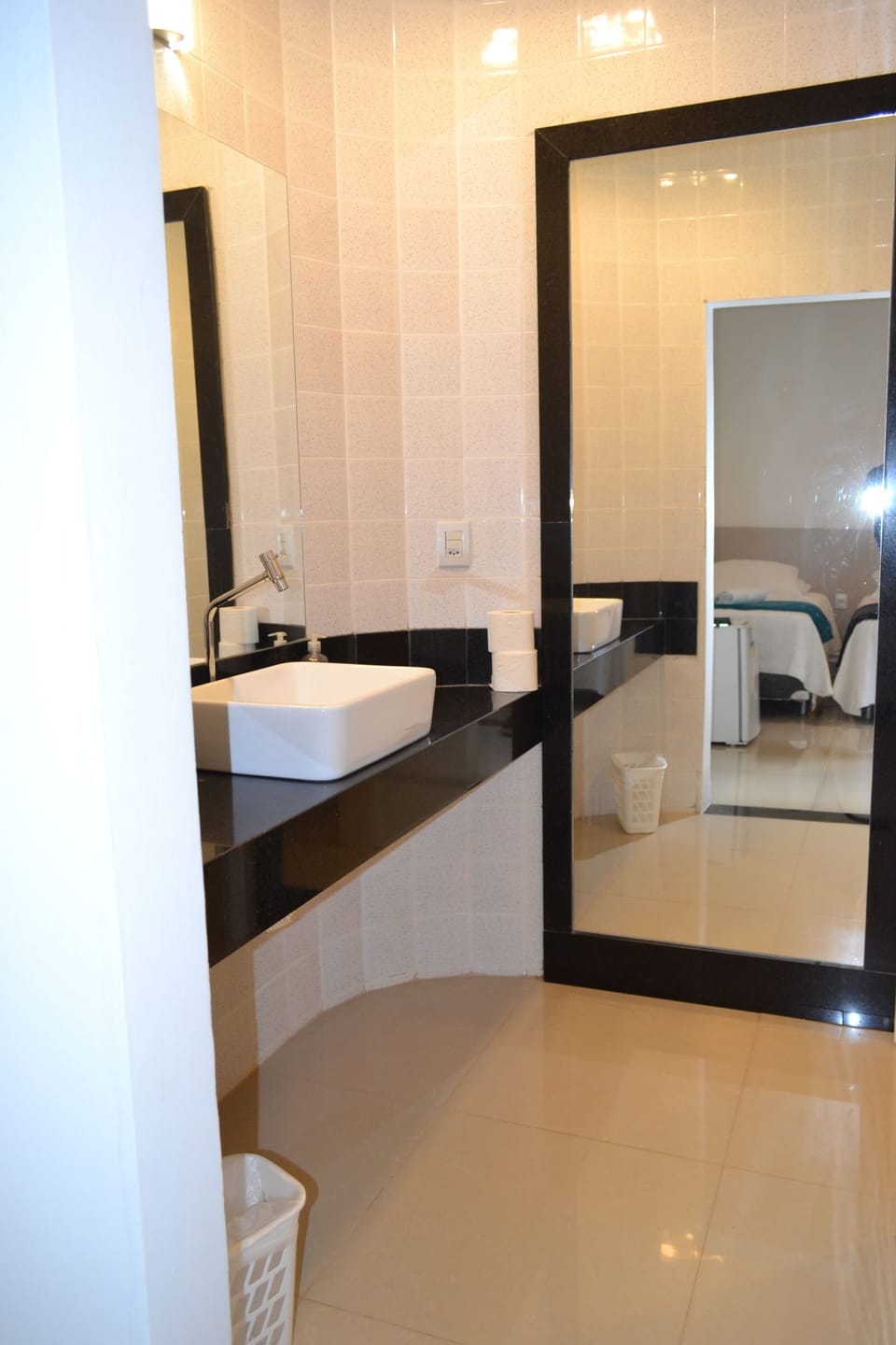 Standard Quadruple Room | Bathroom