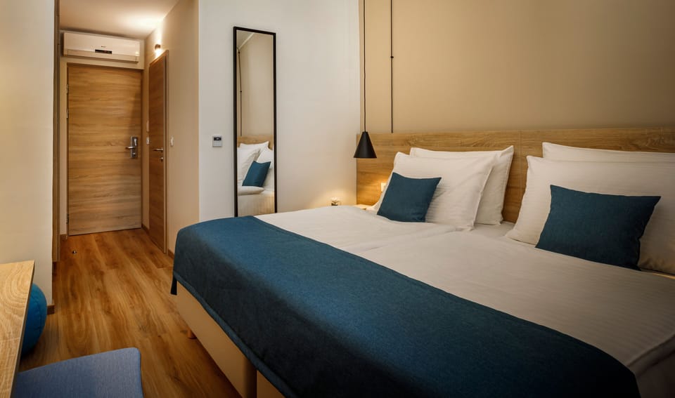 Standard Twin Room | 1 bedroom, desk, iron/ironing board, free cribs/infant beds
