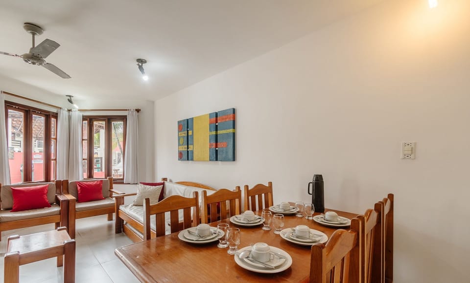 Basic Apartment | Dining
