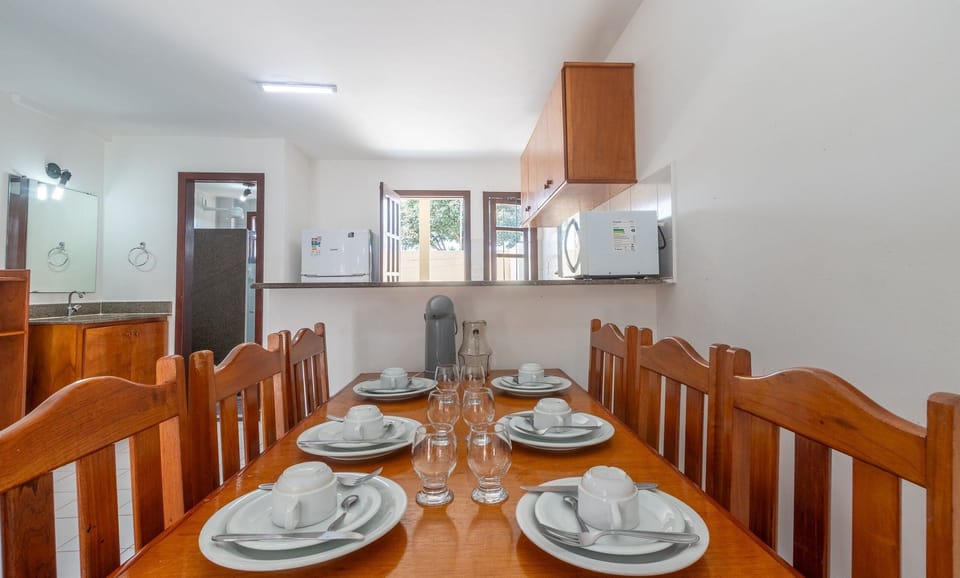 Basic Villa | Dining