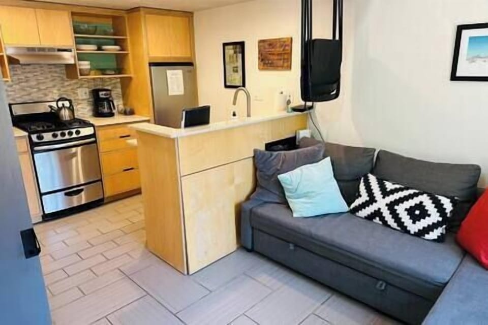 Kitchen (1)